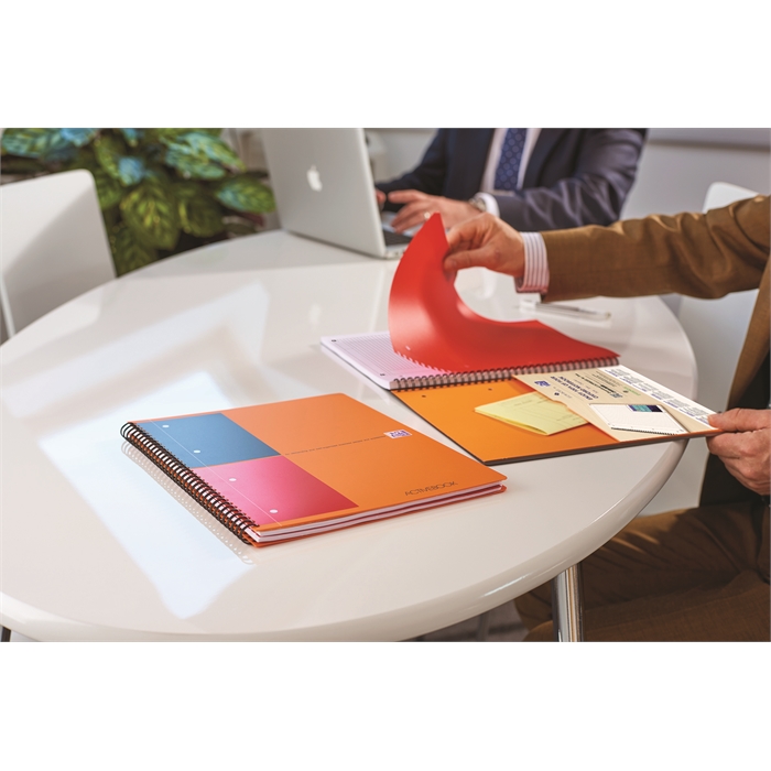 Afbeelding van OXFORD International activebook A4+ gelijnd 4 gaats 80 vel 80g soepele kunststof kaft oranje